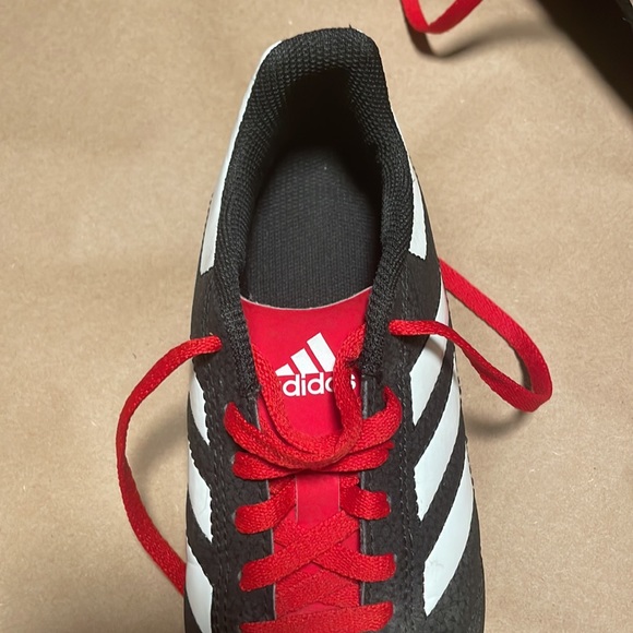 Adidas Soccer cleats boys size 2 - Picture 3 of 5